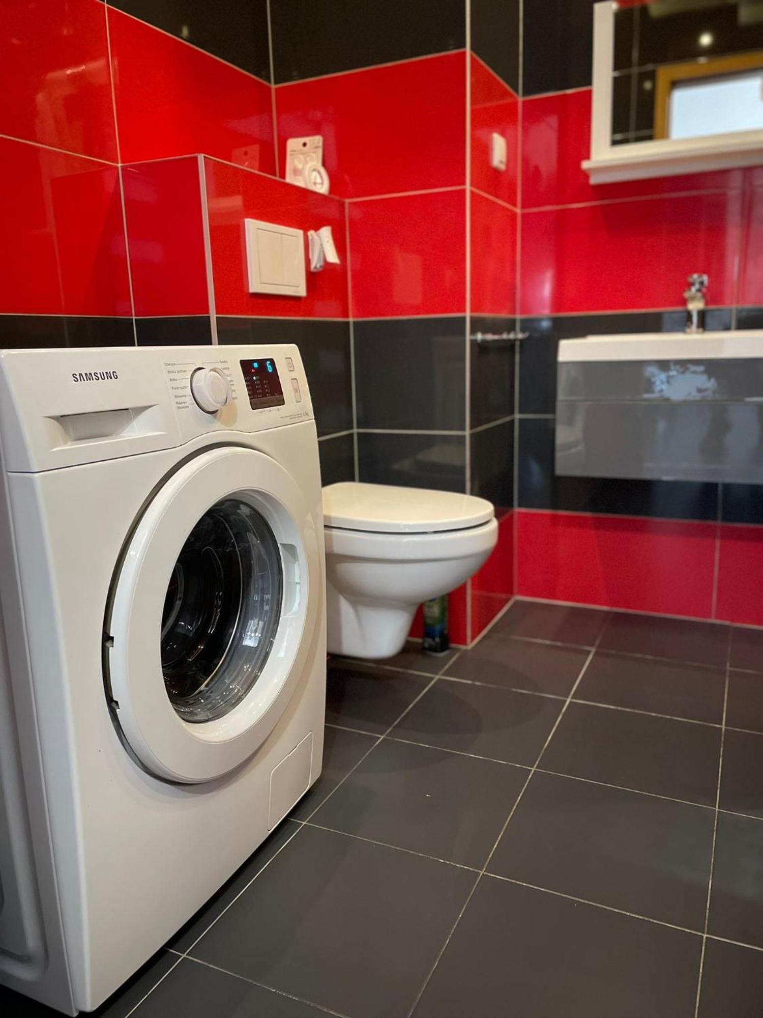 Apartament Laura Z Ogrodkiem Kielce Luaran gambar